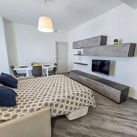 Apartamento Ampio Trilocale Adriatico Vicino Al Mare Con Posto