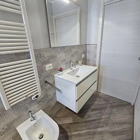 Ampio Trilocale Adriatico Vicino Al Mare Con Posto
